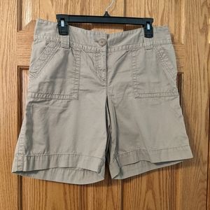 Cute khaki shorts